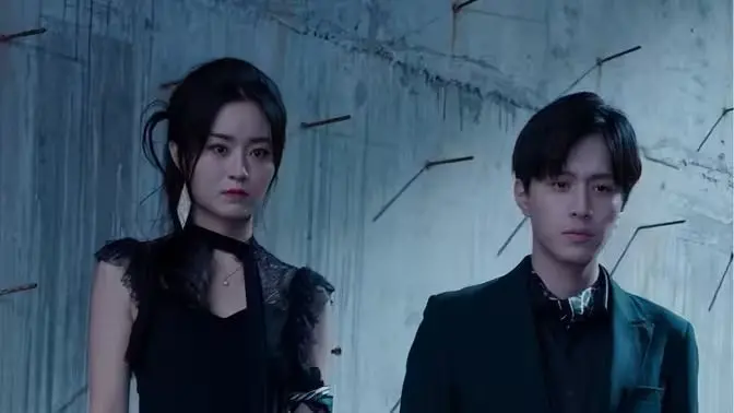 《穿到现代来闪婚》：古穿今爆笑爱情，闪婚背后隐藏的秘密与文化碰撞！