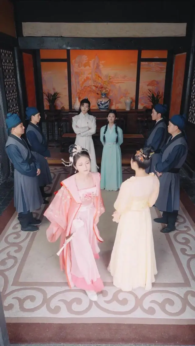 爆笑！《我回到古代成大亨》：现代打工人穿越古代，逆袭成首富的奇幻之旅！