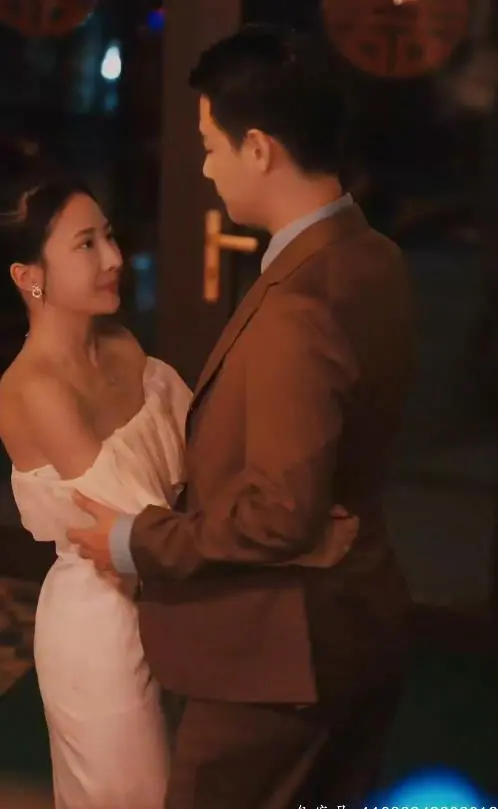 《且以深情共白首》：一段跨越时空的爱情史诗，看尽岁月静好与激情燃烧的岁月